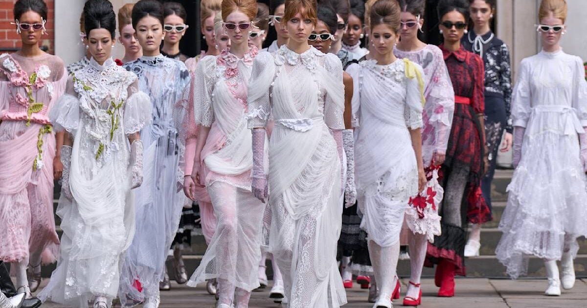 London Fashion Week: 5 tendenze moda dalle sfilate primavera-estate 2025