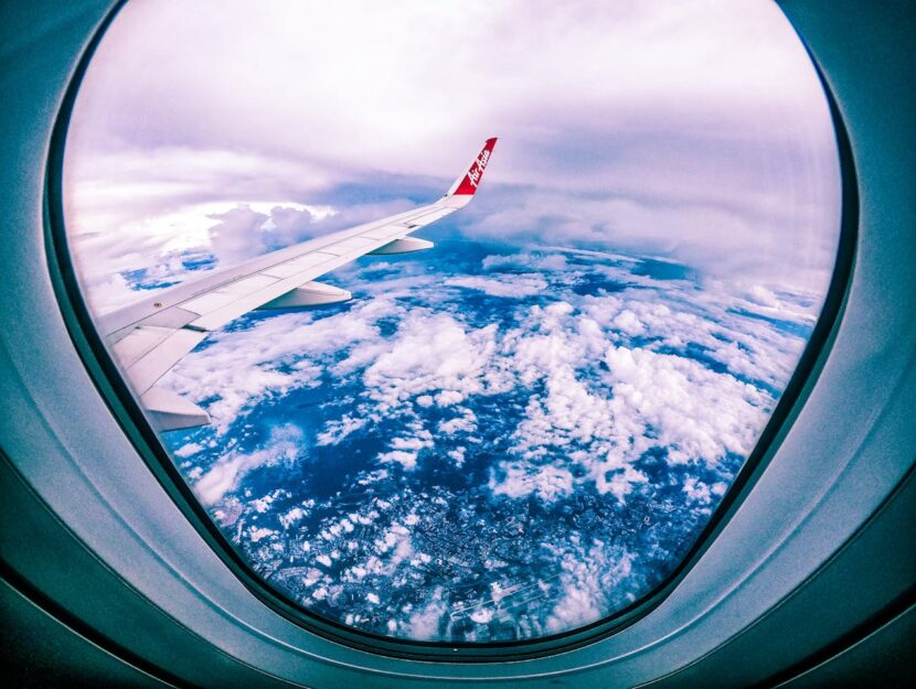 vista dell'ala dell'aereo dal finestrino