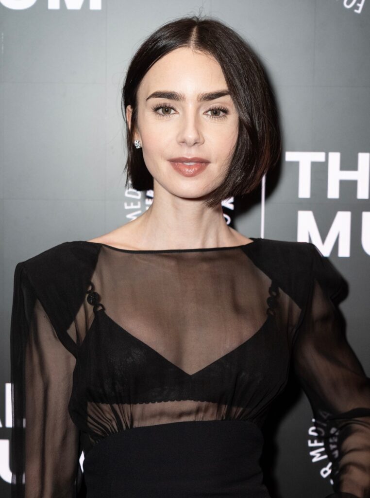 Lily Collins con un taglio di capelli bob