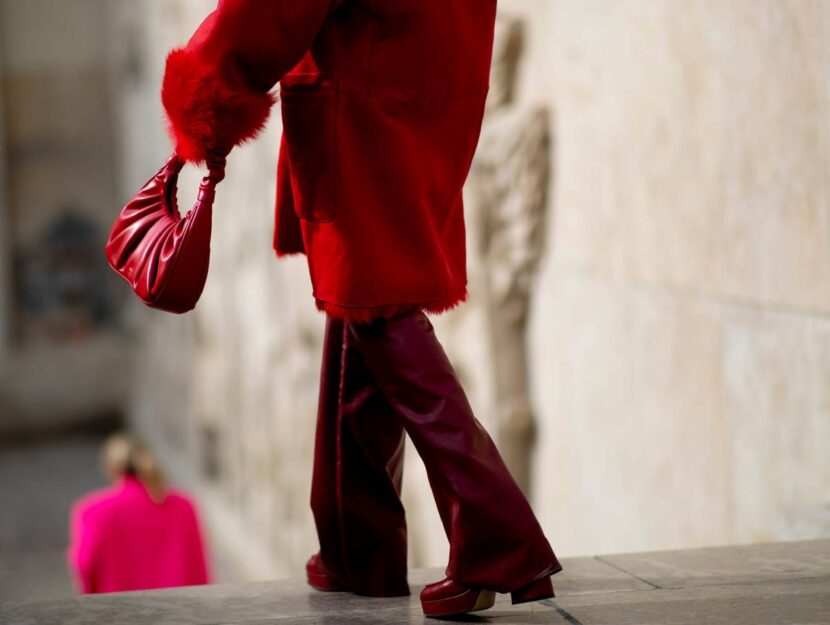 Teoria del rosso tendenza moda autunno 2024