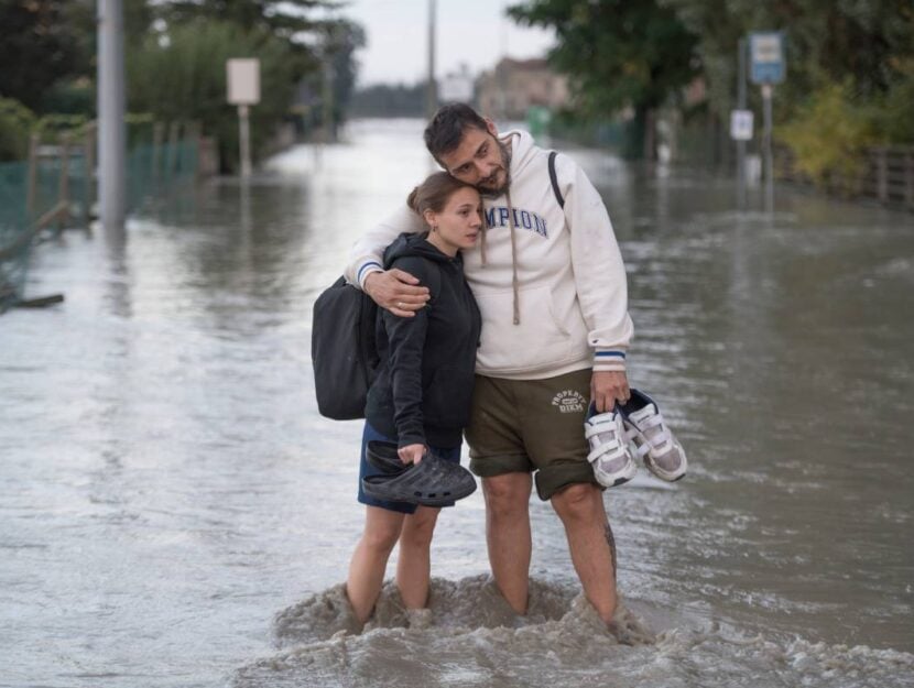 Migranti climatici in mezzo all'acqua