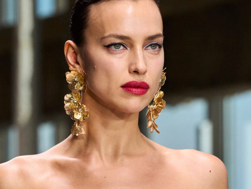 Irina Shayk on runway for Carolina Herrera make up occhi