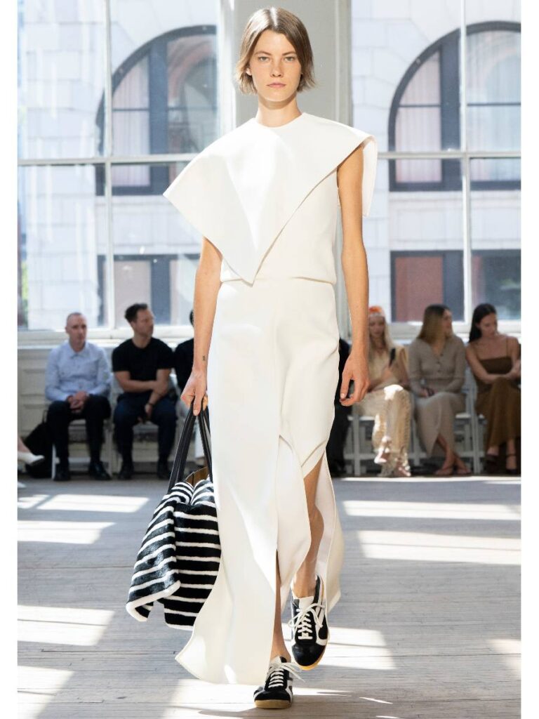 bianco moncale Proenza Schouler tendenze P/E 2025