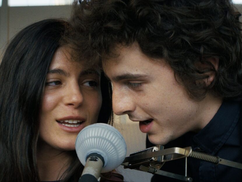 Timothée Chalamet e Monica Barbaro