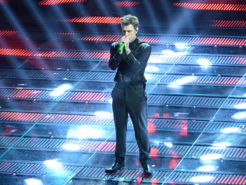 Fedez sul palco di Sanremo