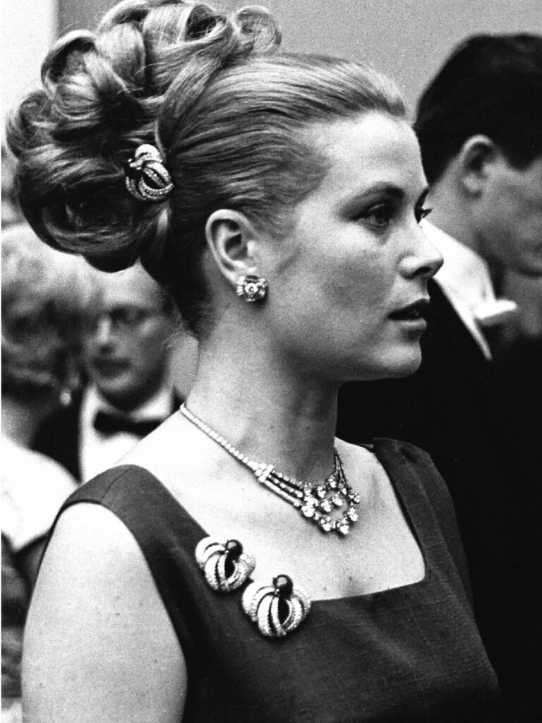 Grace Kelly in Cartier