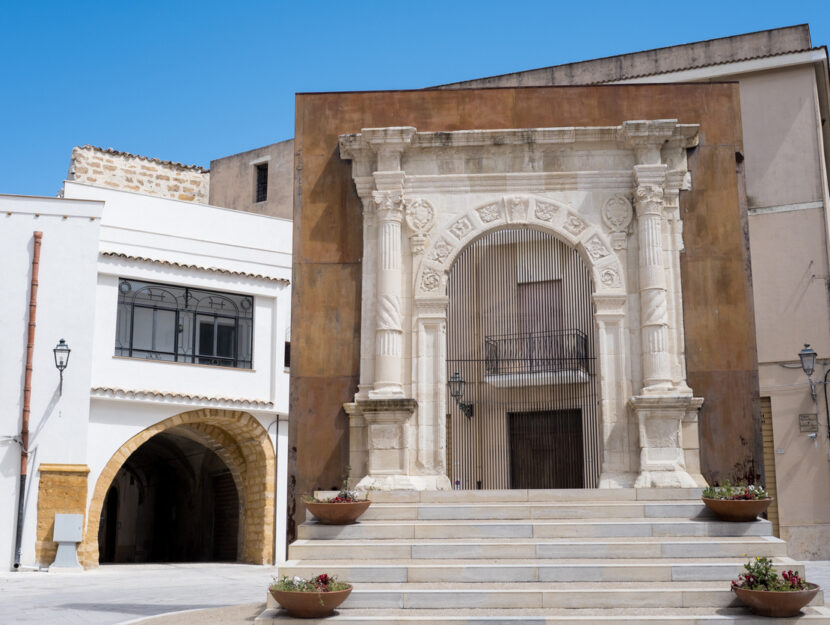 Facciata della chiesa di San Giorgio a Sambuca in Sicilia