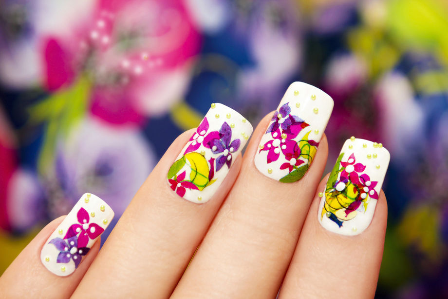 Nail art a fiori, come farla - Video tutoria - Donna Moderna