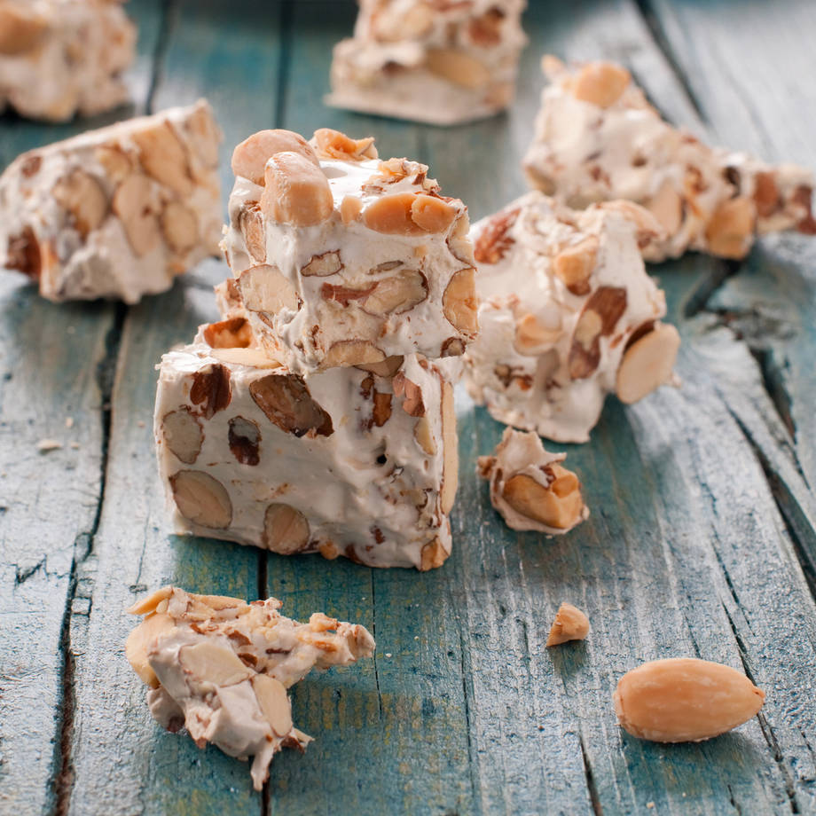 Torrone fatto in casa  Ricette migliori - Donna Moderna